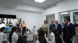 Xitoyning Shinjon tibbiyot Universiteti