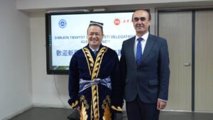 Xitoyning Shinjon tibbiyot Universiteti