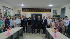 Rektor talabalar yotoqxonasidagi sharoitlar bilan tanishdiRektor talabalar yotoqxonasidagi sharoitlar bilan tanishdi