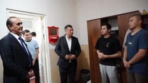 Rektor talabalar yotoqxonasidagi sharoitlar bilan tanishdi