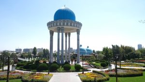 Toshkent davlat tibbiyot universitetining talabalari Shahidlar xotirasi xiyobonida bo'ldilar