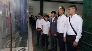 Toshkent davlat tibbiyot universitetining talabalari Shahidlar xotirasi xiyobonida bo'ldilar