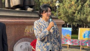 O'zbek Tiliga Davlat Tili Maqomi Berilishining 36 Yilligi: Toshkent Davlat Tibbiyot Universiteti Jamoasi Adiblar Xiyobonida!