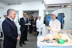 Prezidentimiz tibbiyotni raqamlashtirish va tibbiy ta’limni takomillashtirish rejalari bilan tanishdi